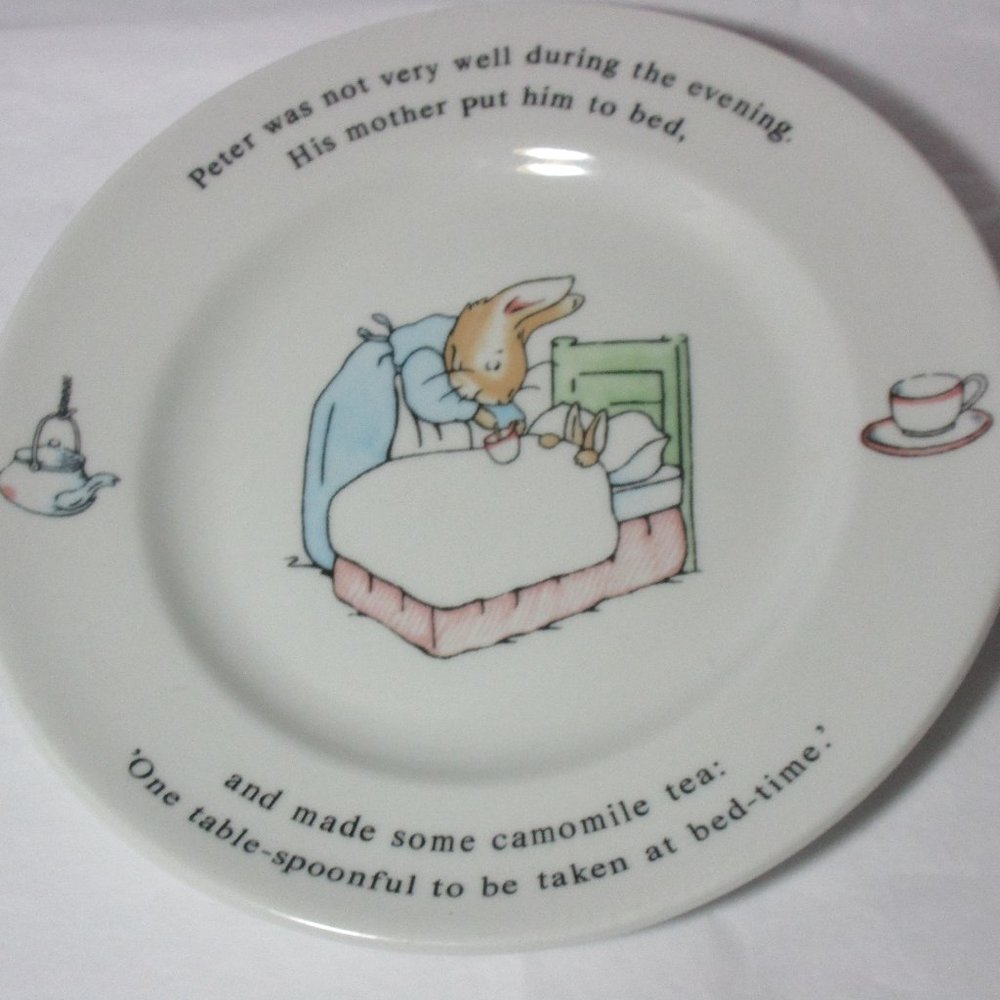 Cute  Wedgwood Peter Rabbit Childs Dinner Plate Potter